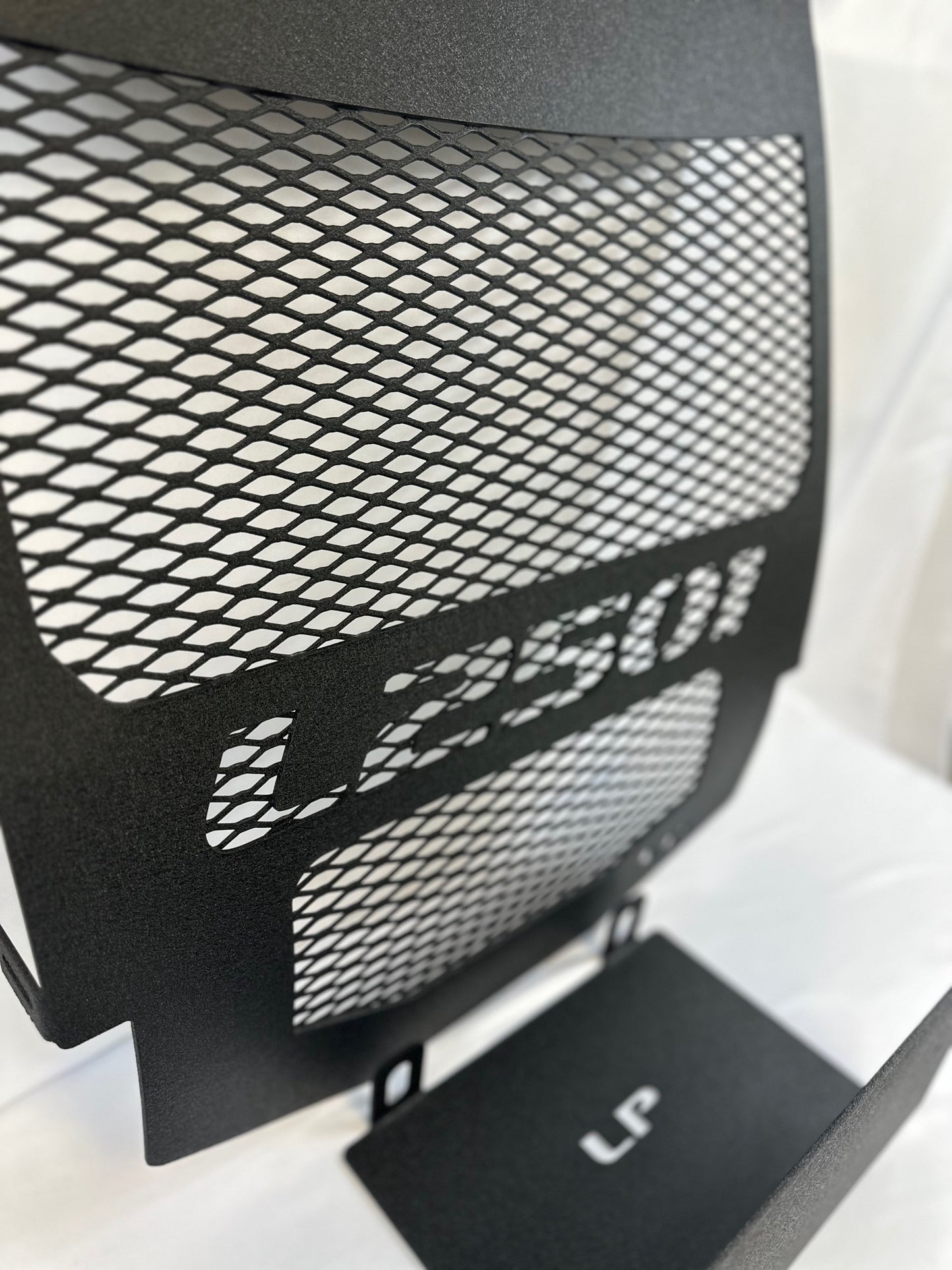 IN STOCK - L2501 Wrinkle Black Powder Coating Reinforced Mesh Grille Guard with Chin Guard