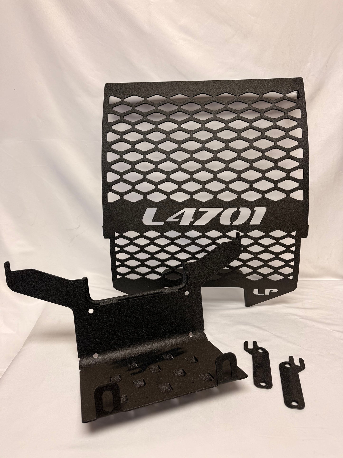 L4701 Argyle Chain Bucket Grille Guard