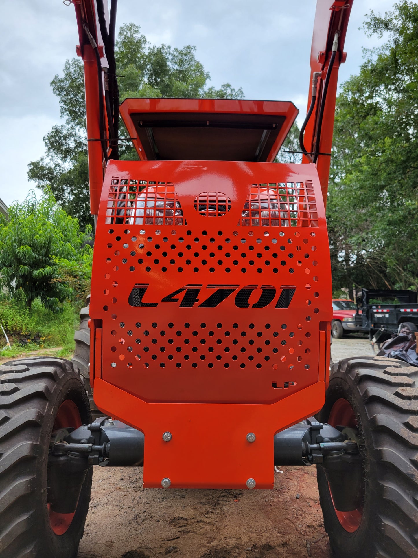 Kubota L4701 Skid Plate